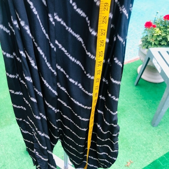 BCBG MAXAZRIA large black & white silky romper sleeveless belted asymmetric hem - Picture 5 of 16